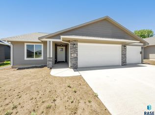 305 N Everest Ave, Tea, SD 57064