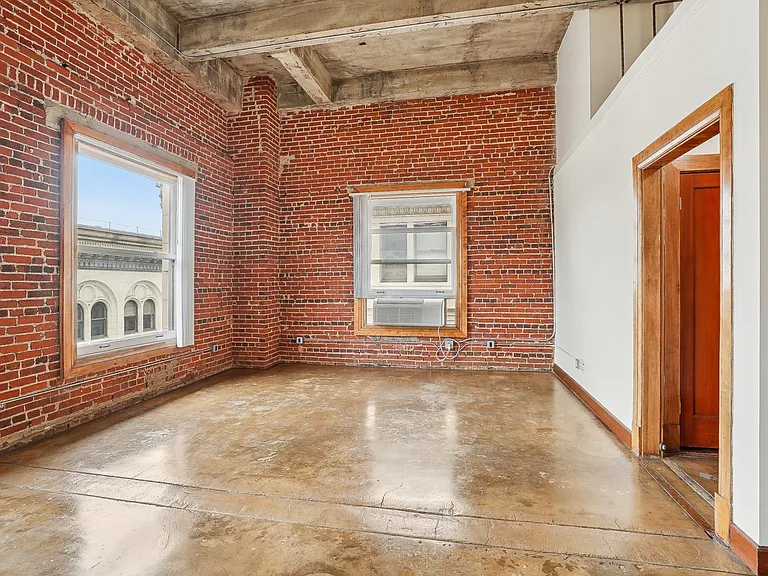 451 S Main St — Photo 6