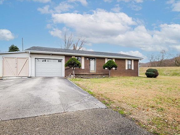 4th image of 24 Cardinal Heights Rd