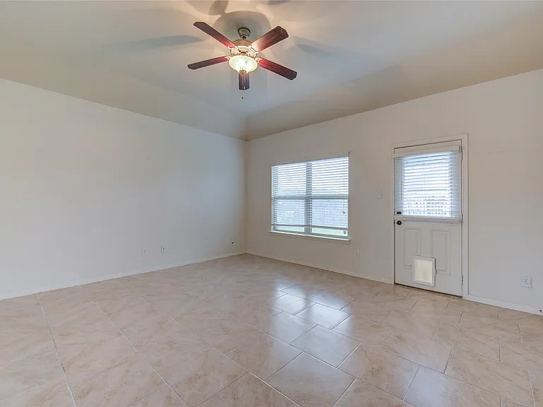 734 Mill Spring Ct — Photo 26