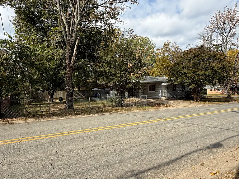 517 Ingram St — Photo 3