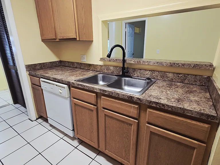 1715 Bentley Blvd — Photo 7