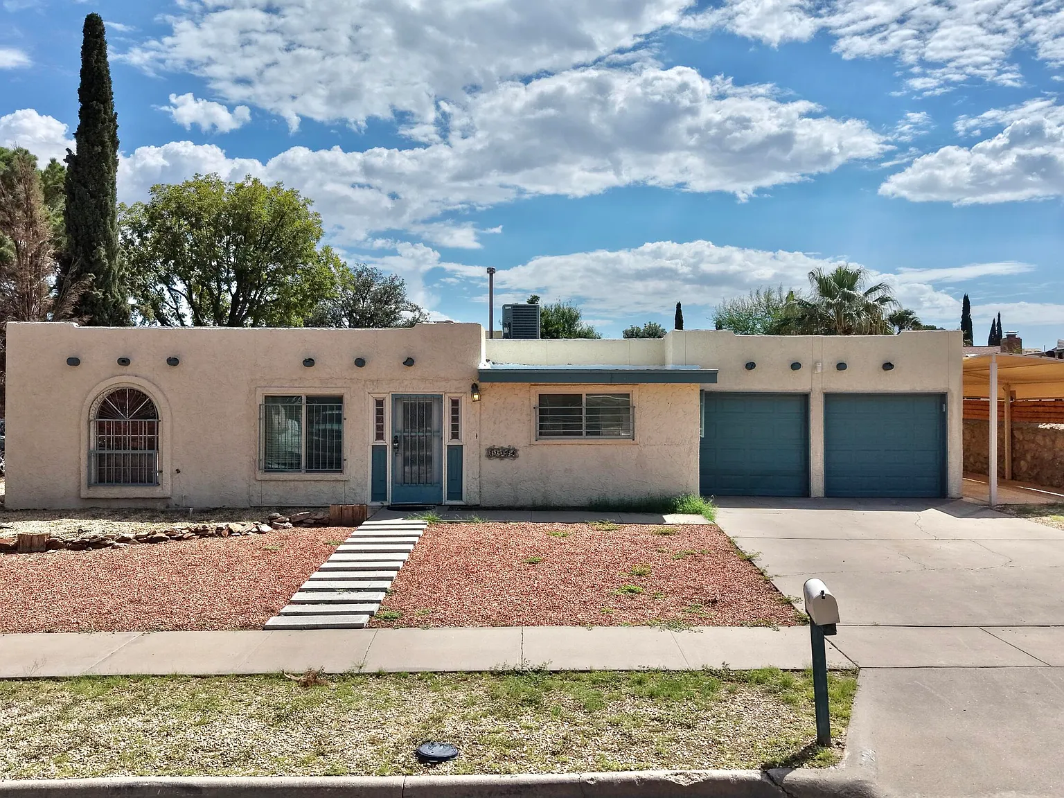3 bed, 2.0 bath, 1996 sqft, $2,100 — Photo 1