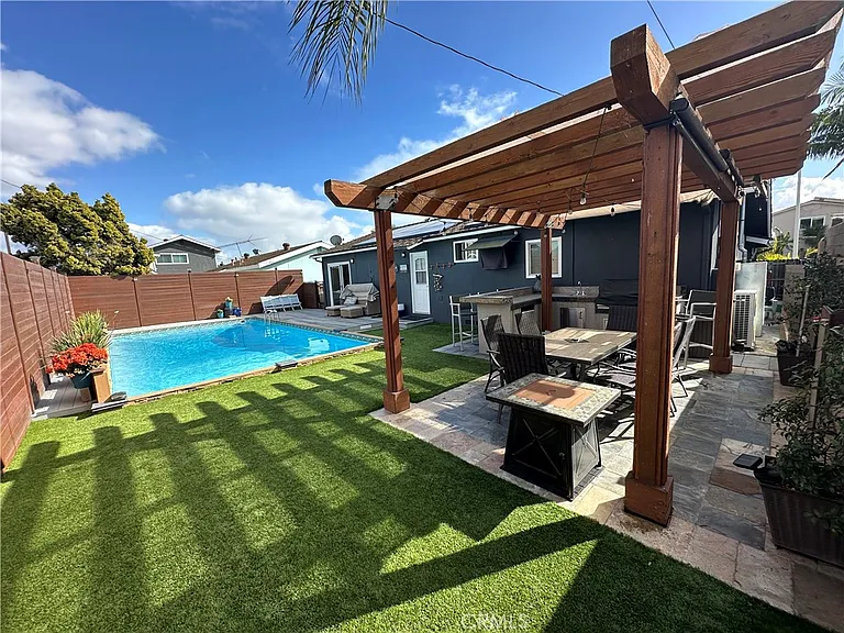 5311 Hendricksen Dr — Photo 25