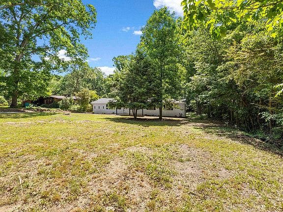 3rd image of 217 Greenbriar Dr