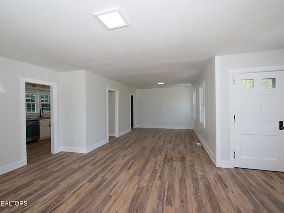 5th image of 1603 Cherry Dr