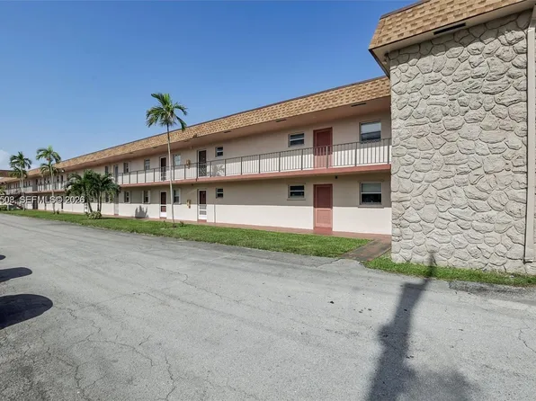200 Bonnie Blvd APT 139, Palm Springs, FL 33461