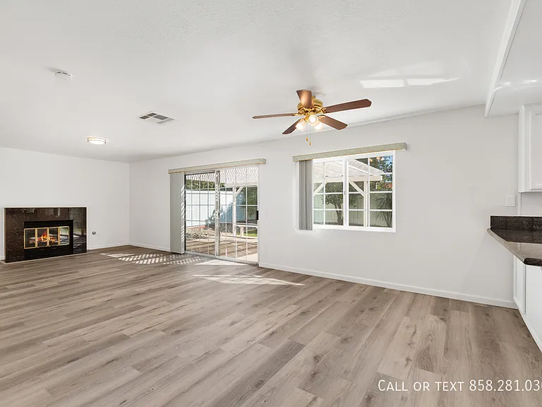 13327 Entreken Ave — Photo 10