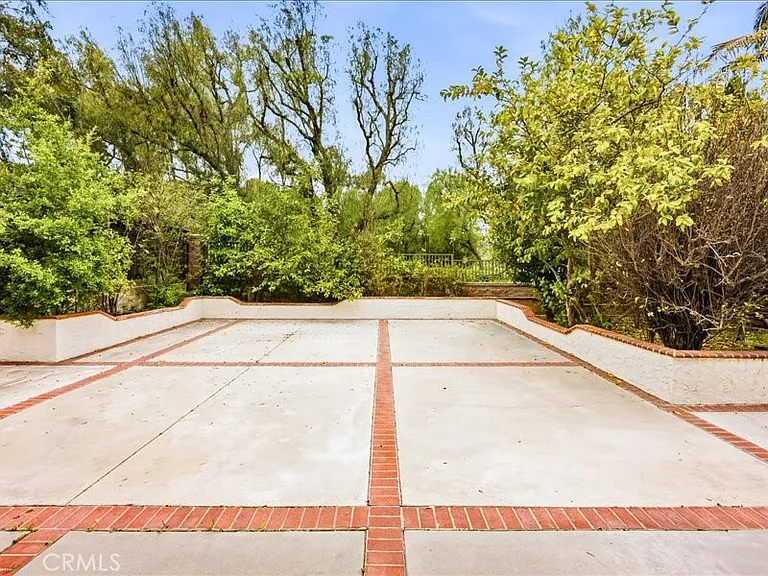 5142 Cellini Dr — Photo 50