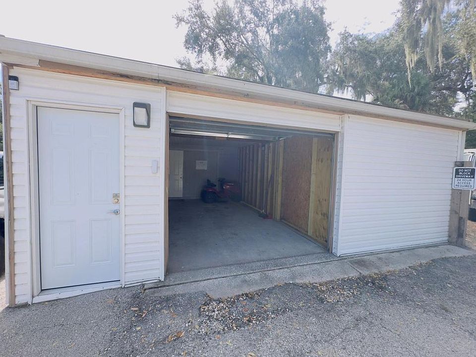 1st image of 3380 Oak Dr