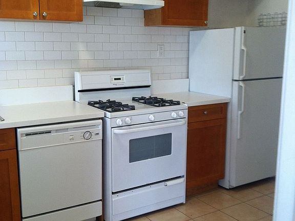 3rd image of 532 Highland Ave #2