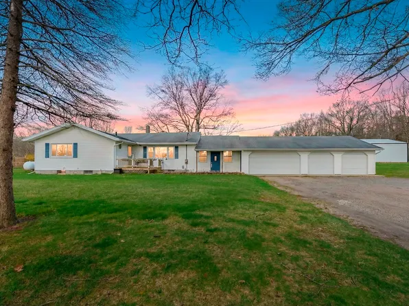 10219 N 28th St, Richland, MI 49083