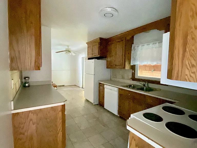 2540 College Blvd — Photo 8