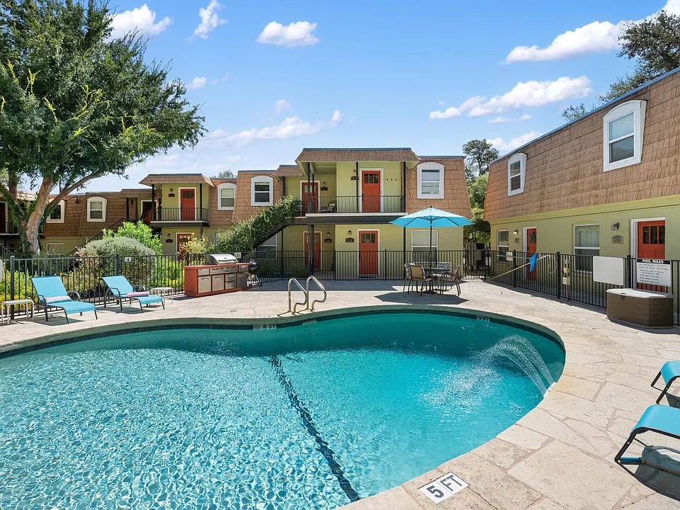 1500 Eastside Dr #101