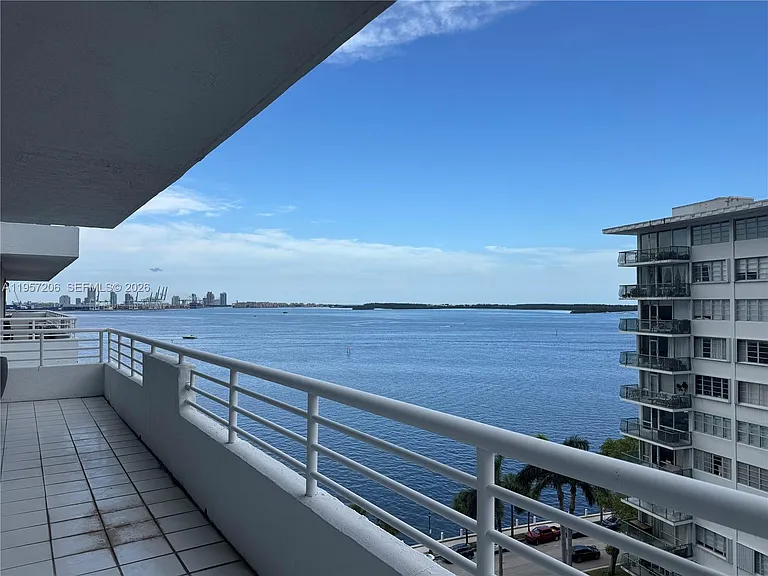 1402 Brickell Bay Dr #1103 — Photo 9