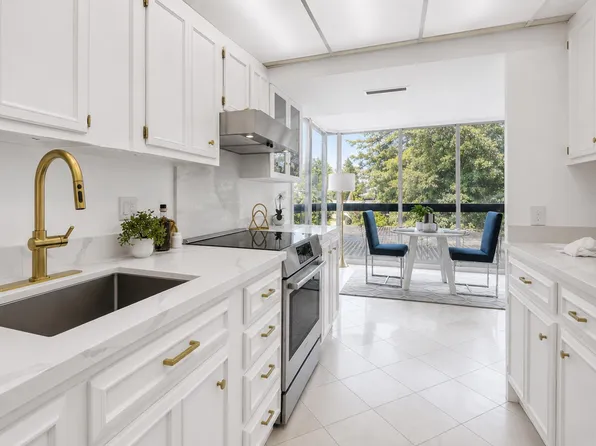 101 Alma St APT 201, Palo Alto, CA 94301
