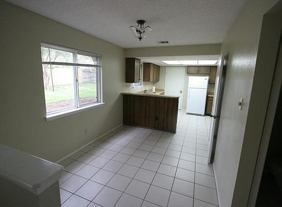 4th image of 11818 Eubank Dr