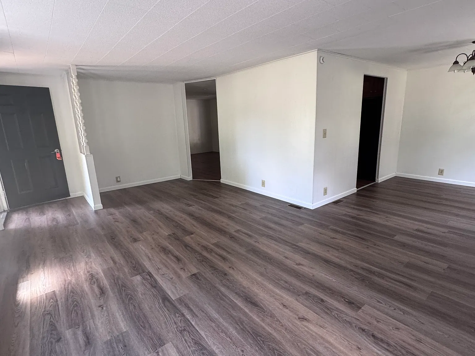 3 bed, 1800 sqft, $1,550 — Photo 2