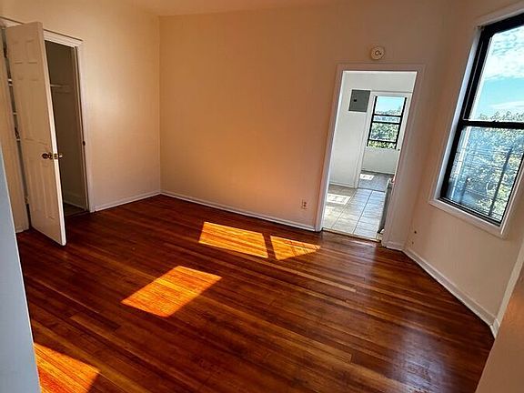 5th image of 88 Saratoga Ave