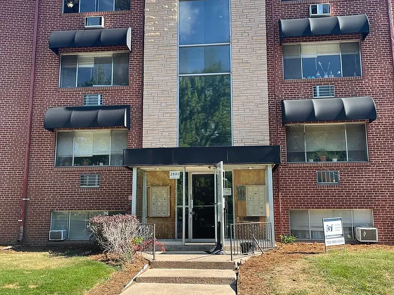 Harvin Apartments — Photo 39
