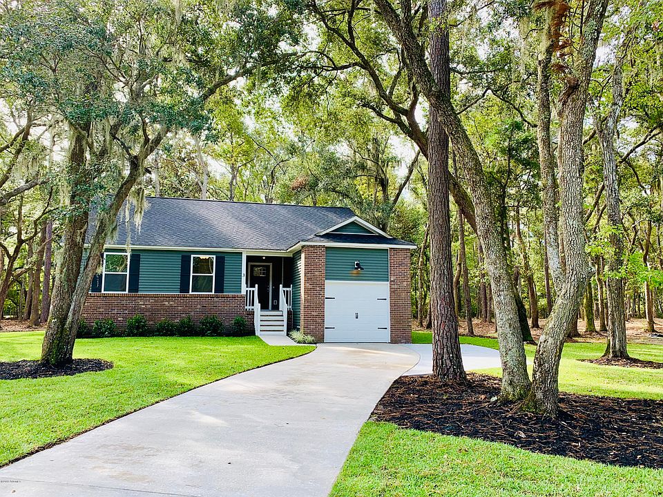 2nd image of 3 Arbor Ln