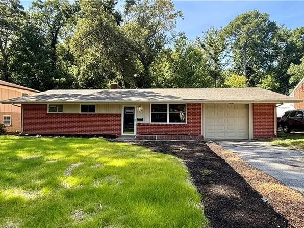 107 Hermitage Rd, Newport News, VA 23606