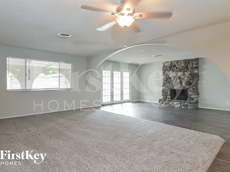 4071 Oakhill Ave — Photo 3