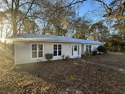 3 bed, 1.5 bath, 1478 sqft, $1,350 — Photo 3