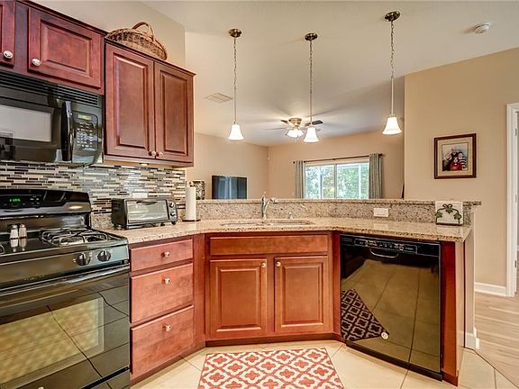 3rd image of 725 Mystic Oaks Ln