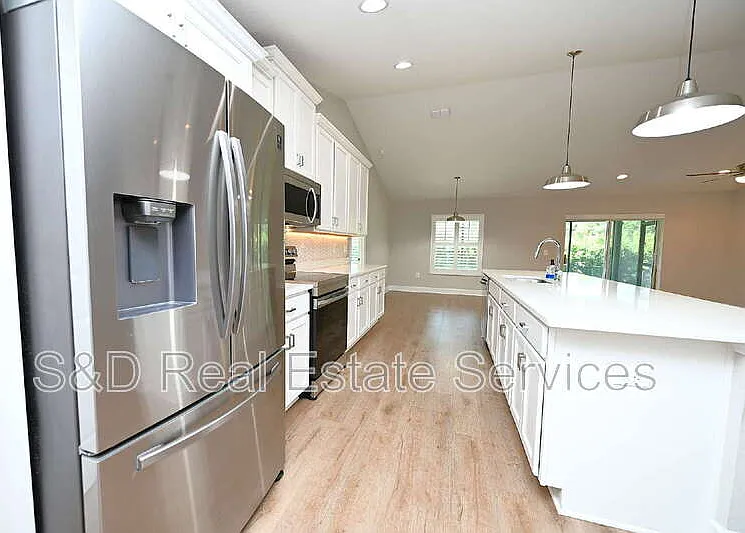 4435 Lake Hancock Rd — Photo 13