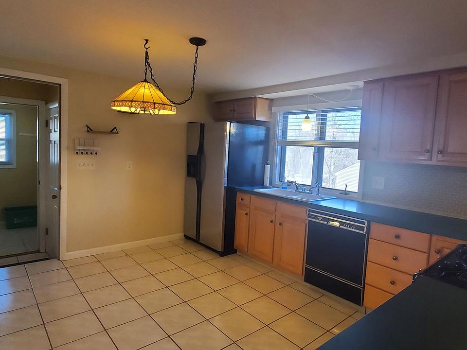 Kitchen & Side Egress to Mudroom