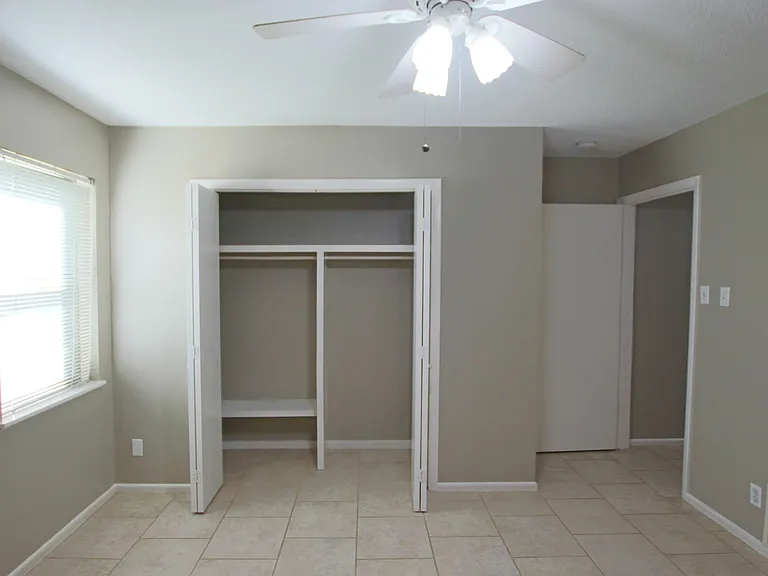 2725 Amy Ln — Photo 17