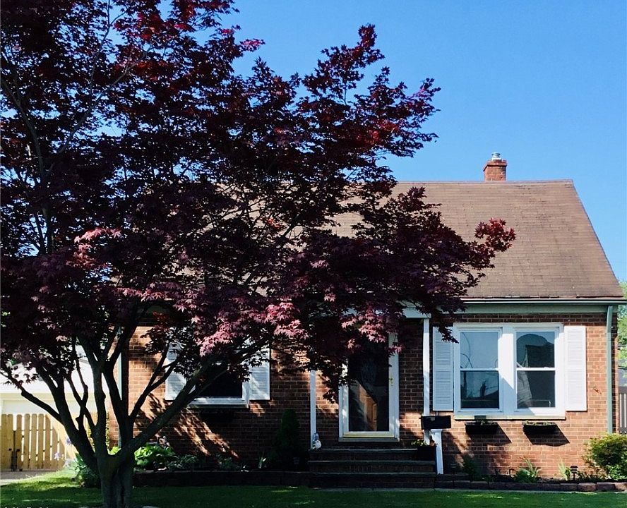 1st image of 396 E 327th St