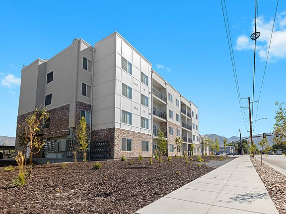 4th image of 1685 Wall Ave #5de70a970
