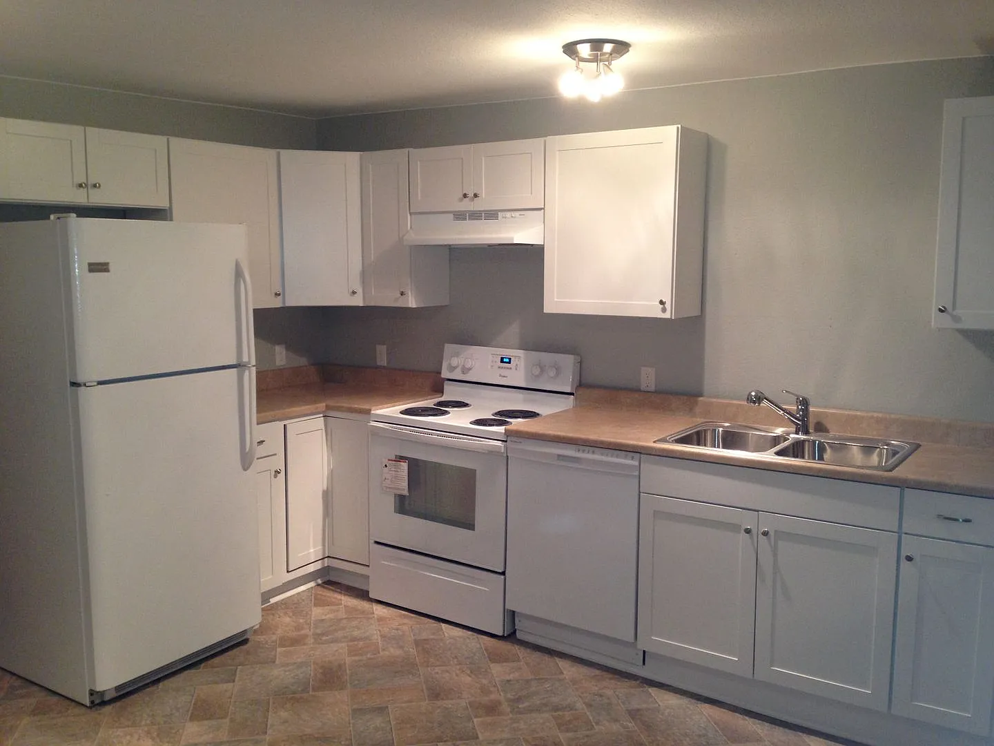 3 Bedroom Home with Fenced Yard, Garage, Dishwasher, Laundry — Photo 3