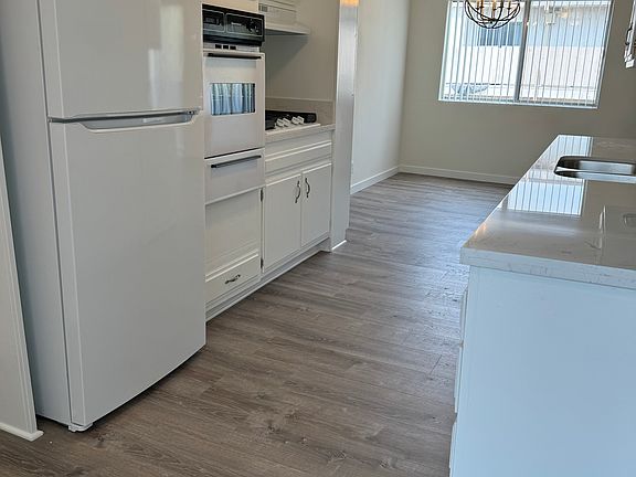 2nd image of 725 N Sweetzer Ave APT 304