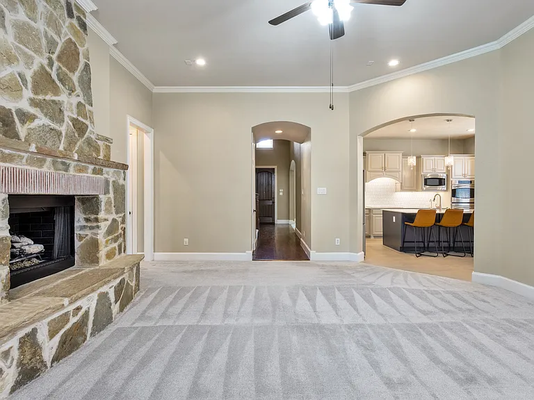 13336 Thornton Dr — Photo 25