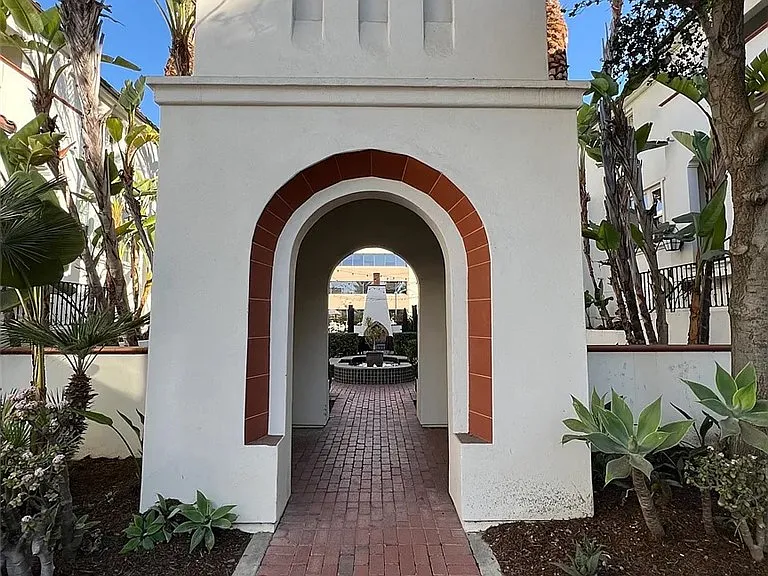 1752 Grand Ave #2 — Photo 4