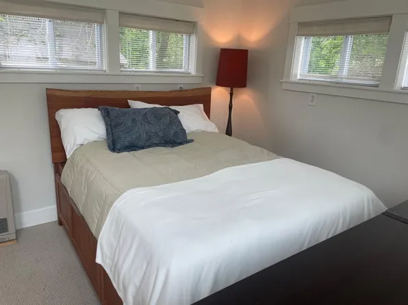 65 Jordan Ave, Brunswick, ME 04011