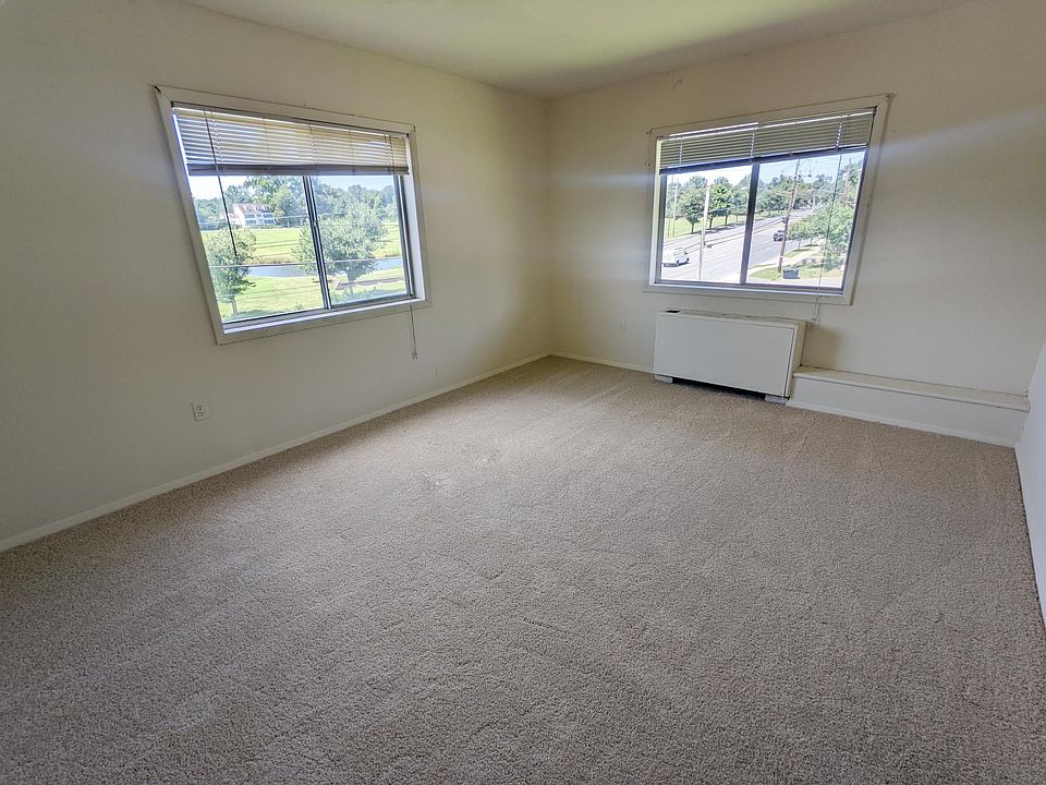 2nd image of 517 S Frederick Ave