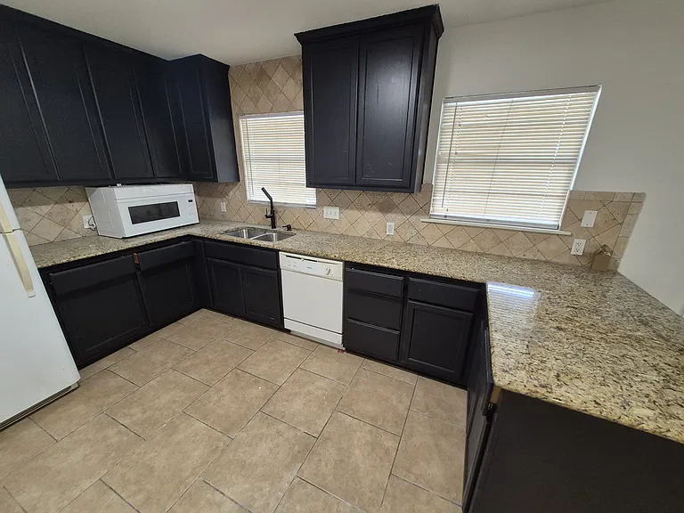 1203 Edgewood Ave — Photo 5