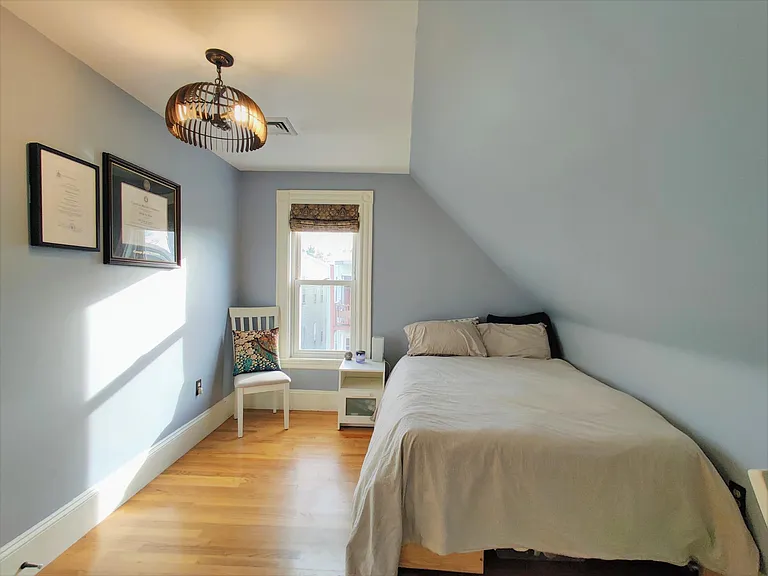 14 Edison Grn #3 — Photo 17