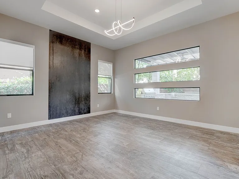 86 Pristine Glen St — Photo 10