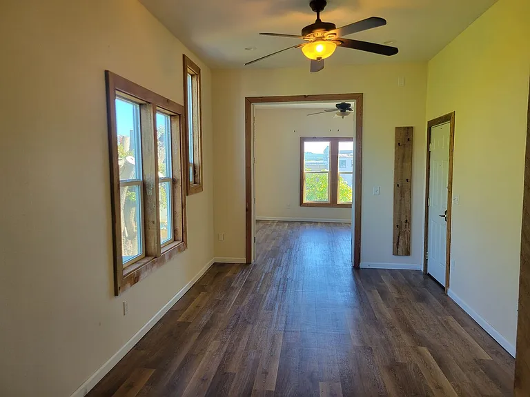 407 Ash St — Photo 4