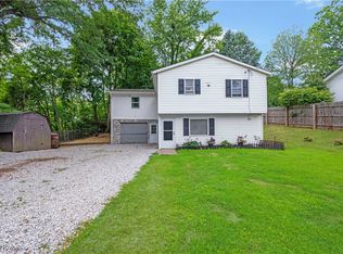 788 N Oakwood Dr, Akron, OH 44312