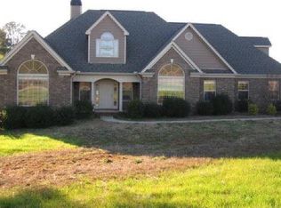 1513 N McDonough Rd, Griffin, GA 30223