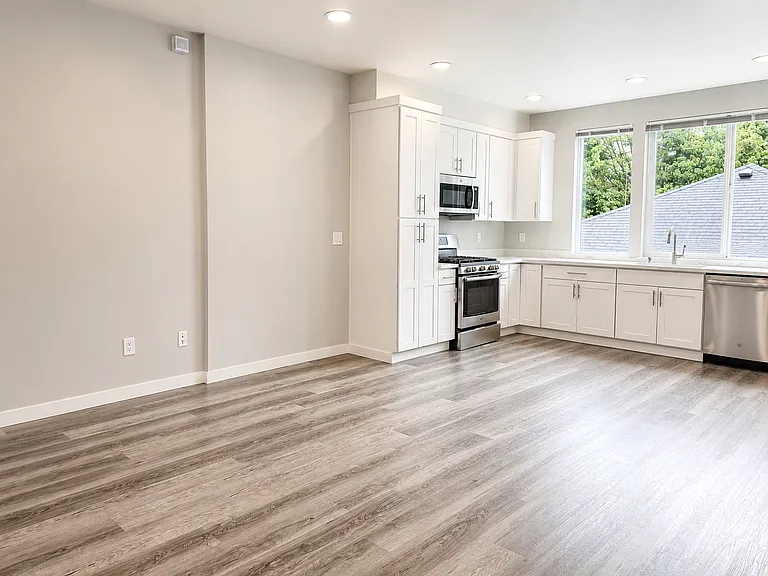 4505 23rd Ave SW — Photo 3
