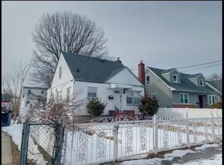 13536 243rd St, Rosedale, NY 11422