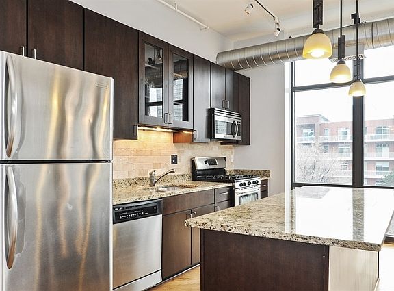 4th image of 212 E Cullerton St APT 406