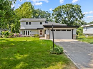 22W506 Arbor Ln, Glen Ellyn, IL